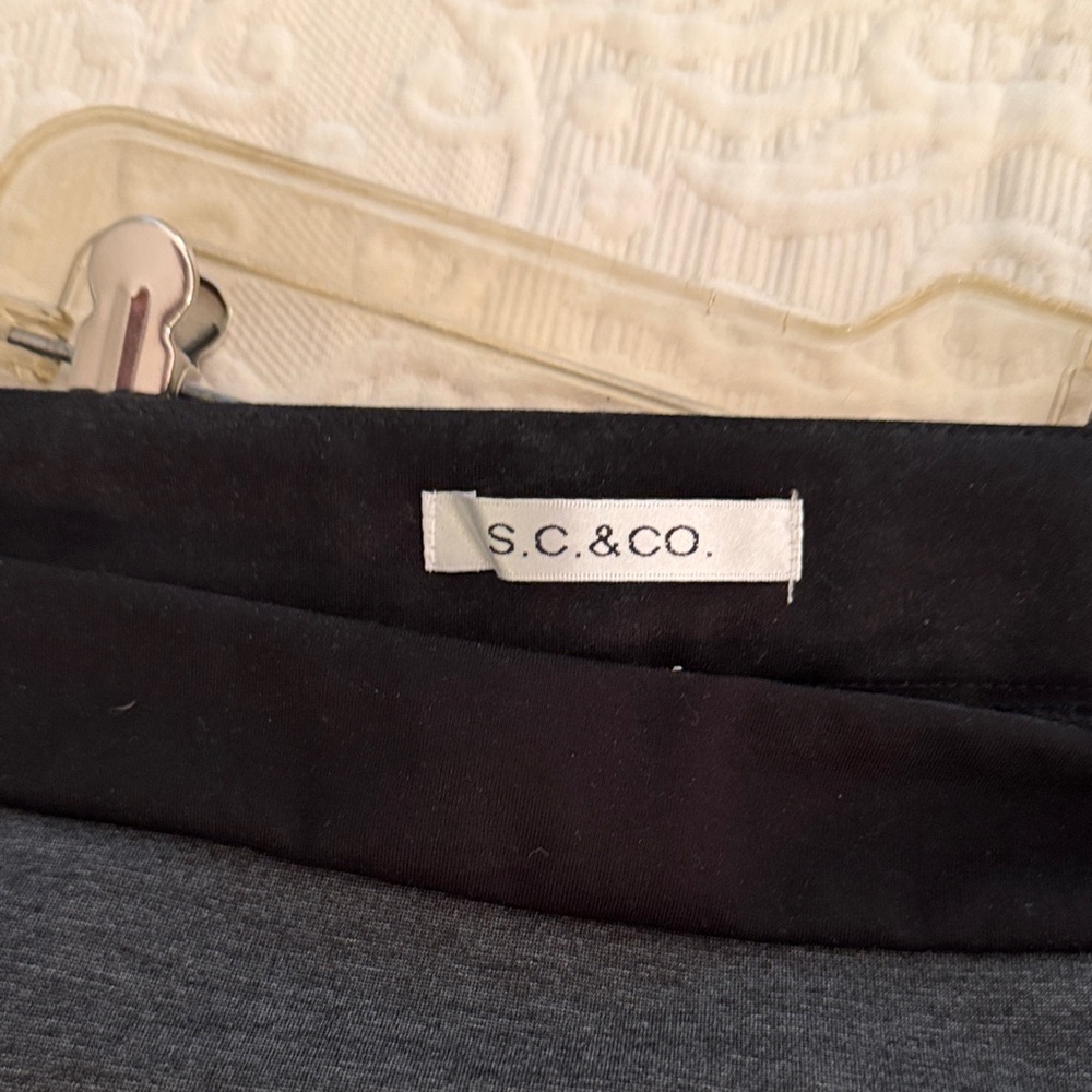 Chic Two-Tone Women's Pencil Skirt - Picture 3 of 3